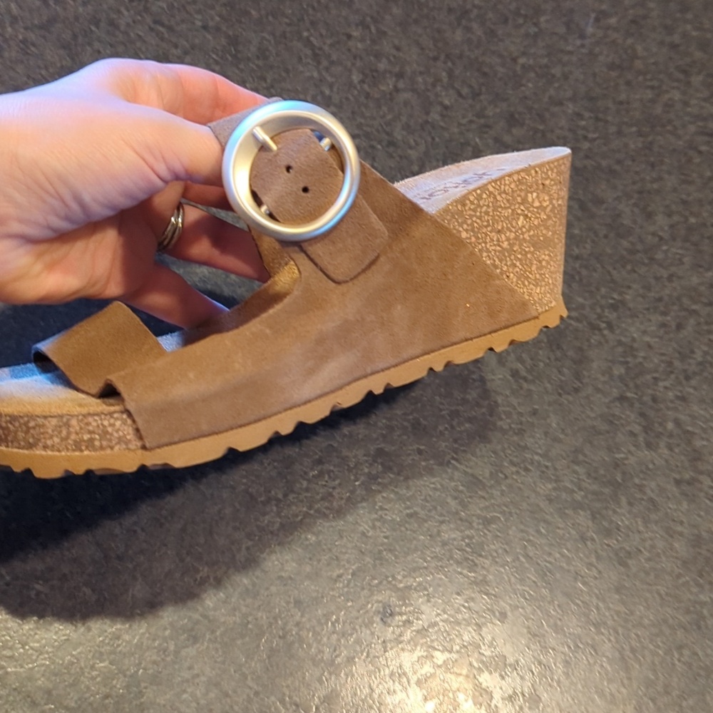 Yokono Leather Wedge Sandals - Picture 5 of 8